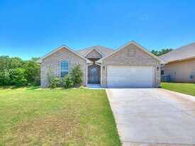 400 Fallview Ct in Edmond, OK - Building Photo