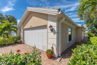 7159 Marconi Ct in Naples, FL - Foto de edificio - Building Photo