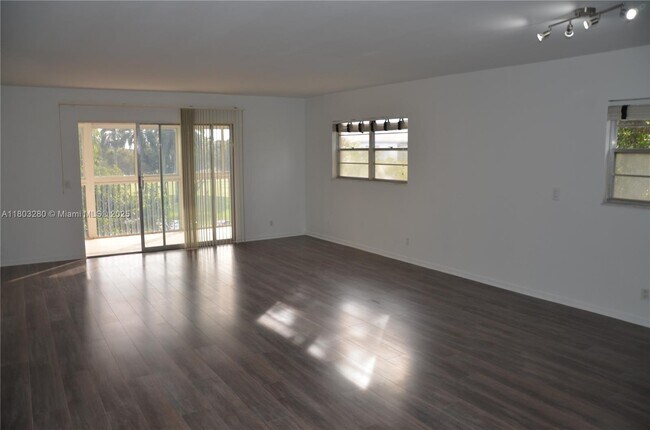 12600 SW 5th Ct in Pembroke Pines, FL - Building Photo - Building Photo