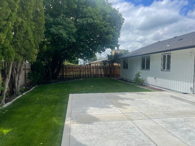 property at 875 Natalie Pl