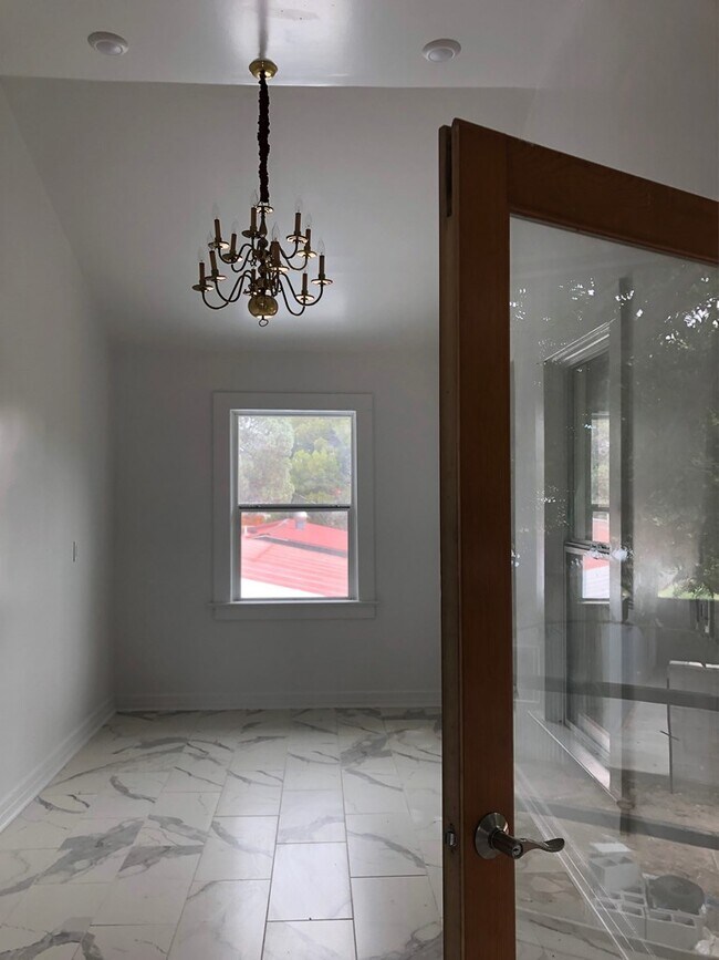 120 N Austin St in Marfa, TX - Building Photo - Building Photo