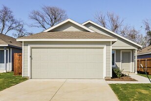 110 Willow Wy in Wilmer, TX - Building Photo