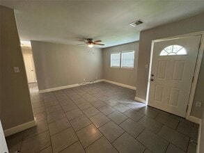 9329 Chesterfield Dr in Houston, TX - Building Photo - Building Photo