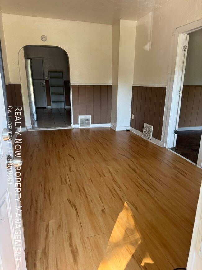 3356 W 33rd St in Cleveland, OH - Building Photo - Building Photo