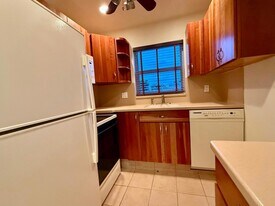22 Andover A, Unit 22 in West Palm Beach, FL - Building Photo