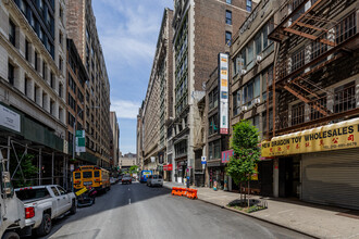 101 W 27th St in New York, NY - Foto de edificio - Building Photo