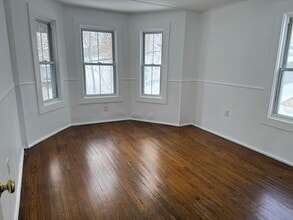 60 Cliff St, Unit C in North Adams, MA - Building Photo - Building Photo