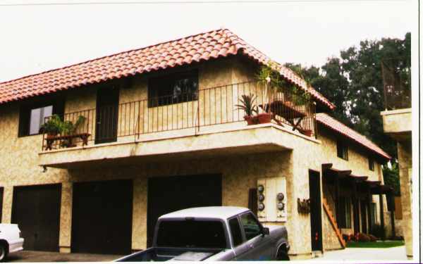 2853 Harbor Blvd in Ventura, CA - Foto de edificio - Building Photo