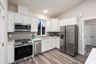 10955 SE 165th St in Renton, WA - Building Photo - Building Photo