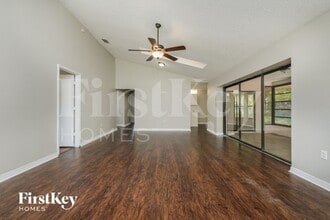 8604 Knob Hill Ct in New Port Richey, FL - Building Photo - Building Photo