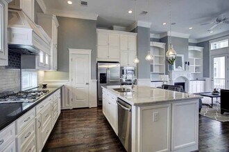 2115 Bidwell Dr in Houston, TX - Foto de edificio - Building Photo