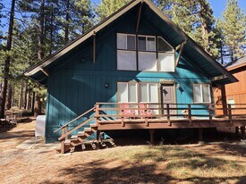 1488 Zapotec Dr in South Lake Tahoe, CA - Building Photo
