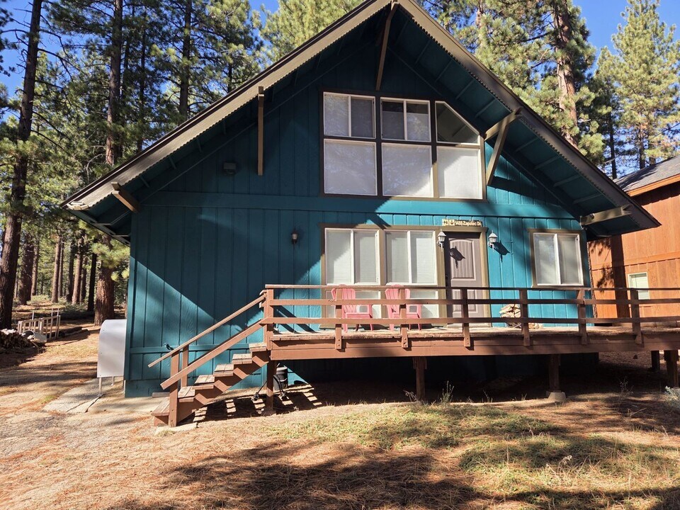 1488 Zapotec Dr in South Lake Tahoe, CA - Building Photo