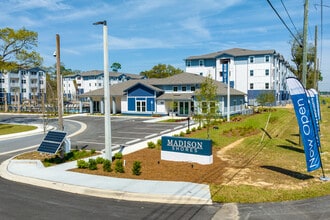 Madison Shores in Pensacola, FL - Foto de edificio - Building Photo