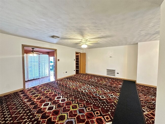 property at 2810 N Houston Dr