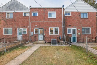 1300 Kenton Rd in Parkville, MD - Foto de edificio - Building Photo