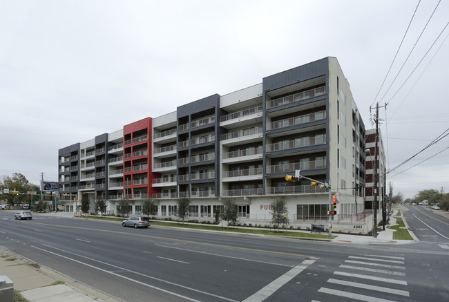 The Public Lofts in Austin, TX - Foto de edificio - Building Photo