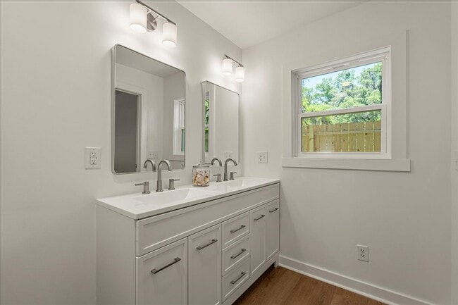 14 Twin Lakes Rd in Beaufort, SC - Building Photo - Building Photo