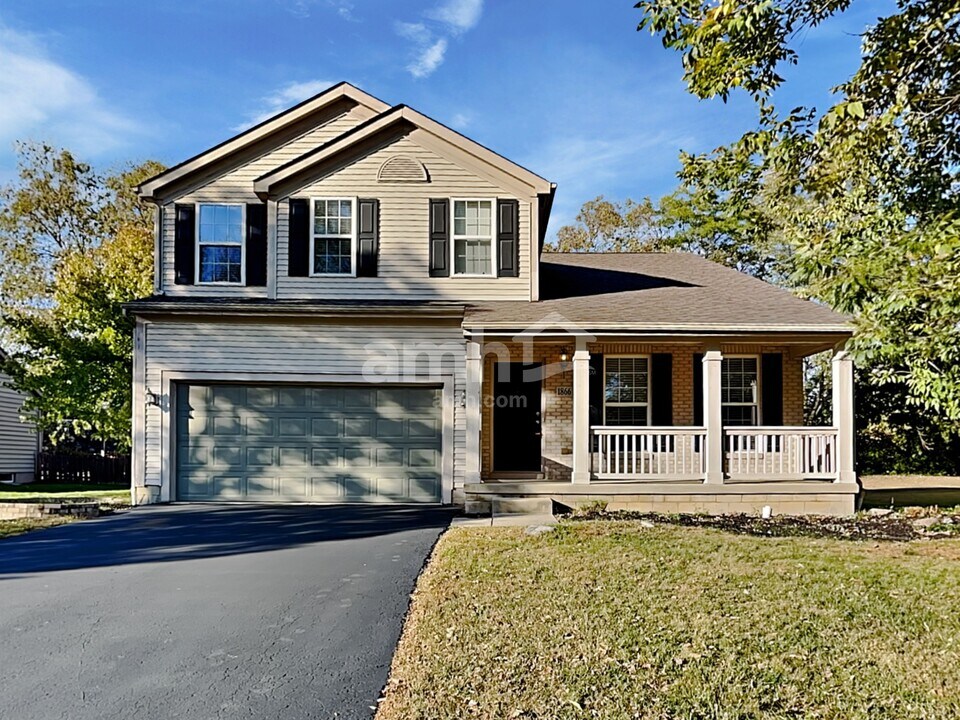 1866 Pinnacle Club Dr in Grove City, OH - Building Photo