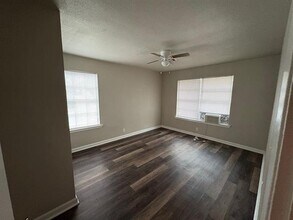 618 W Sycamore St in Denton, TX - Building Photo - Building Photo