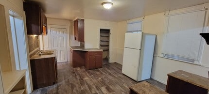 2012-2014-2014 W Lincoln Ave in Milwaukee, WI - Foto de edificio - Building Photo