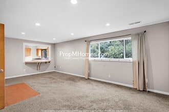 22845 SW 65th Ave in Tualatin, OR - Building Photo - Building Photo