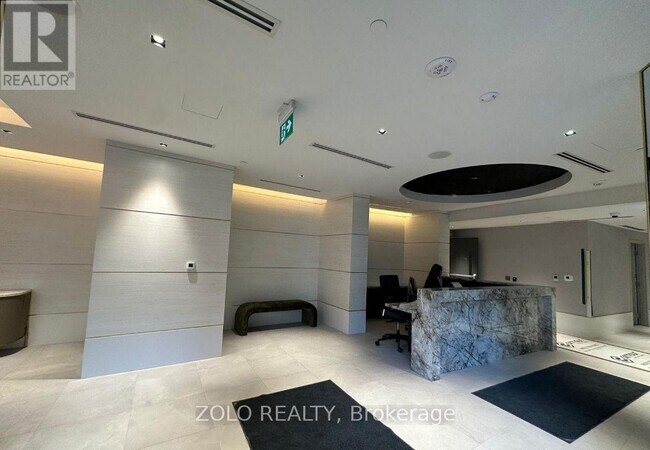 5858 Yonge St in Toronto, ON - Building Photo - Building Photo