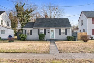 956 15th St in Newport News, VA - Building Photo
