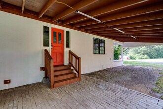 128 Cleveland Rd in Rossville, GA - Building Photo - Building Photo