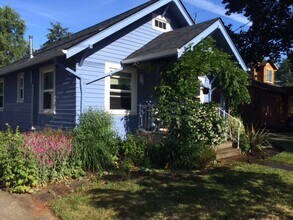 6814 North Boston Avenue in Portland, OR - Building Photo - Building Photo