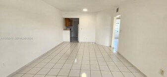 3670 SW 10th St in Miami, FL - Building Photo