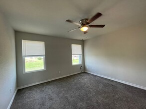 16930 Spirit Brk in Selma, TX - Foto de edificio - Building Photo
