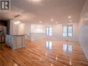 5 Ilona Ct in Brantford, ON - Building Photo - Building Photo