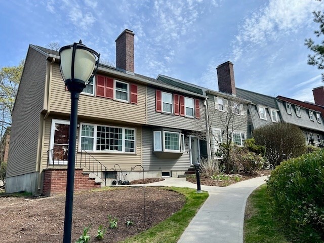 property at 21 Hawser Ln