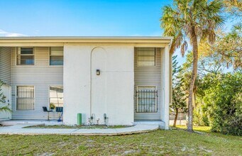 7339 Jackson Springs Rd in Tampa, FL - Building Photo - Building Photo