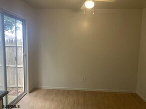 8 Cambridge Townhouse Dr in Egg Harbor Township, NJ - Building Photo - Building Photo