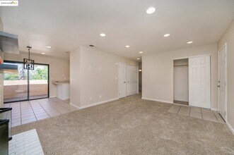 2299 Renwick Ln in Antioch, CA - Building Photo - Building Photo