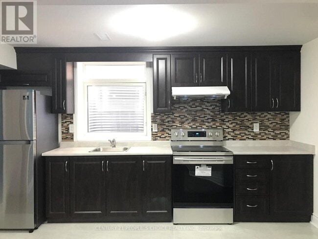 property at 10 Amaretto Ct