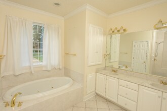 215 S Harrington Rd in St. Simons Island, GA - Building Photo - Building Photo