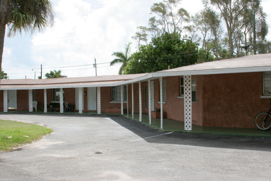 Brandt Bay in Bradenton, FL - Foto de edificio