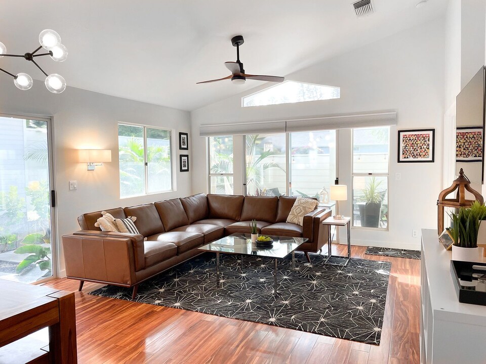 75-233-233 Nani Kailua Dr in Kailua Kona, HI - Building Photo