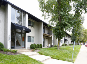 Crane Village Apartments in Pittsburgh, PA - Foto de edificio - Building Photo