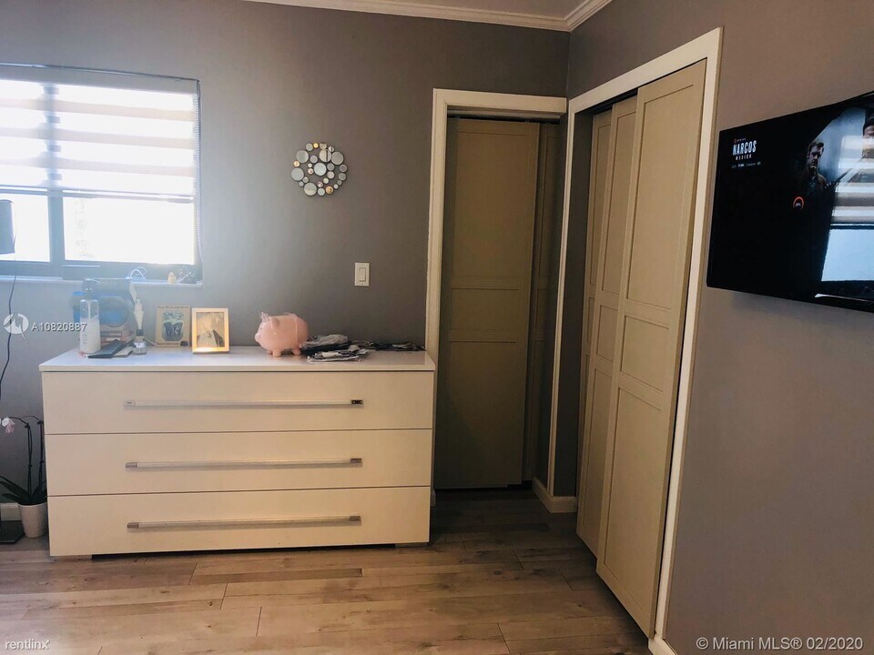 1901 NW S River Dr-Unit -Apt 12 in Miami, FL - Building Photo