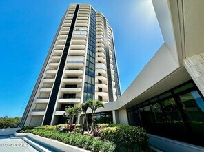 1 Oceans W Blvd, Unit 4B5 in Daytona Beach, FL - Building Photo - Building Photo