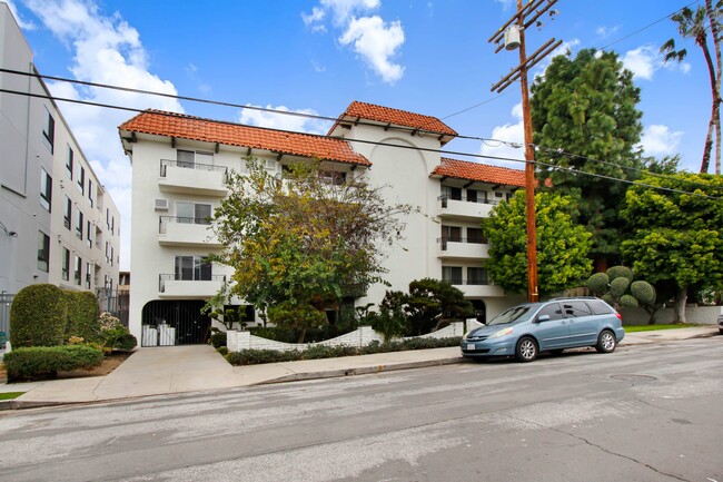 1333 N Martel in Los Angeles, CA - Foto de edificio - Building Photo