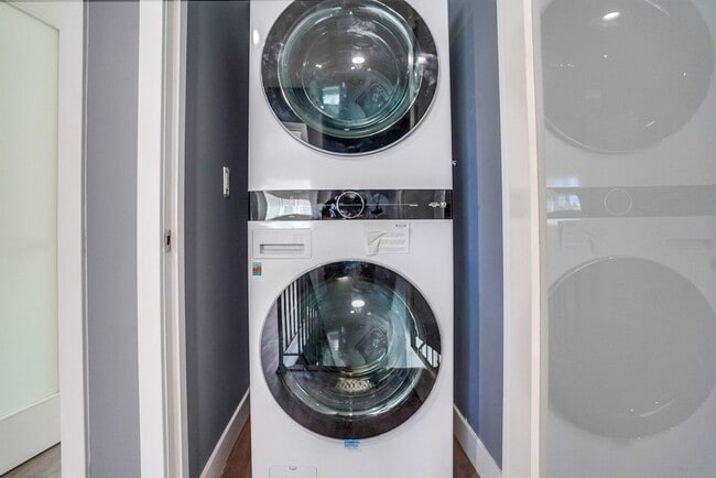 441 W Queen St in Inglewood, CA - Building Photo - Building Photo