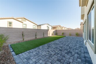 480 Silverweed Ave in Henderson, NV - Building Photo - Building Photo