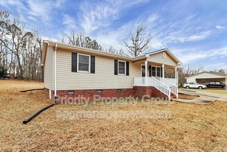 225 Pineland Ave in Boiling Springs, NC - Building Photo - Building Photo