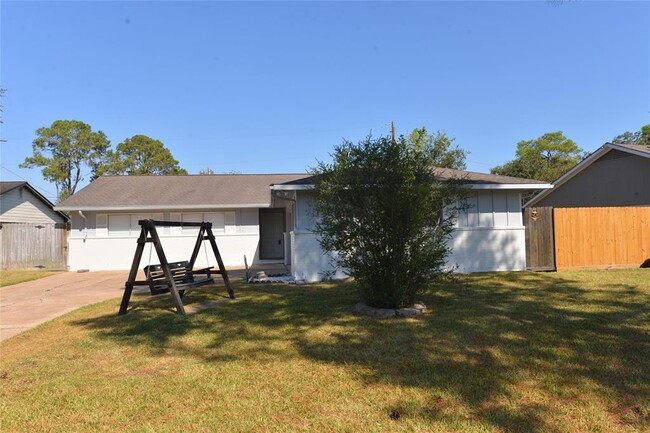 404 Ella Ct in Friendswood, TX - Building Photo - Building Photo