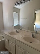 2554 James Madison Cir in Herndon, VA - Building Photo - Building Photo